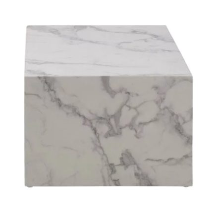 Modern fehér márvány mintázatú kocka dohányzóasztal. méretei: Magasság: 35 cm Szélesség: 50cm  Hosszúság:  50 cm